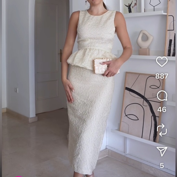 NWT ZARA TEXTURED MIDI SKIRT SiZE XS 
🚨PRICE FIRM NO DISCOUNT - Picture 8 of 15